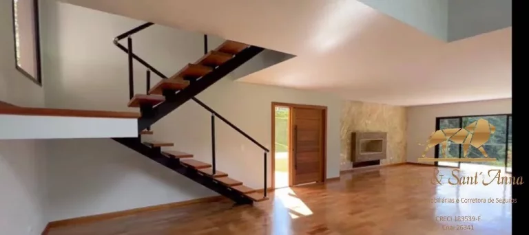 Imagem Linda Casa a Venda em Condomínio fechado em Campos do Jordão-SP