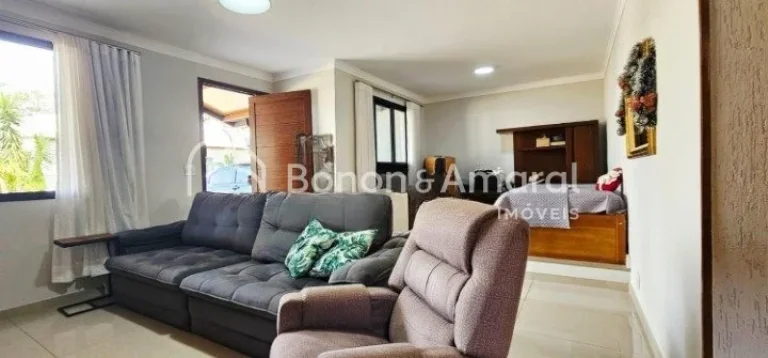 Imagem Casa térrea reformada para venda em condomínio no Taquaral em Campinas, 3 quartos e 4 vagas