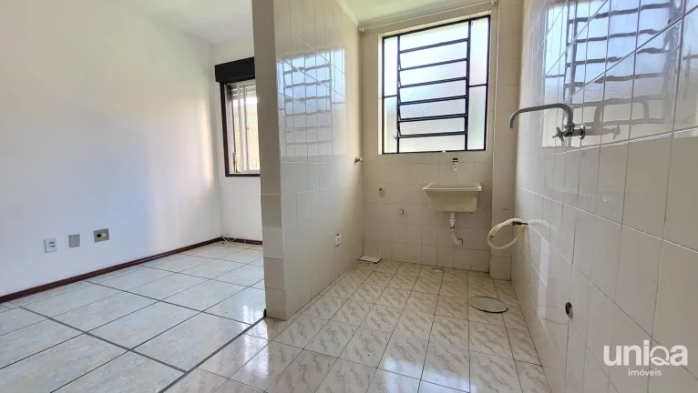 Apartamento de 01 dormitório com garagem próximo ao Colégio Fátima