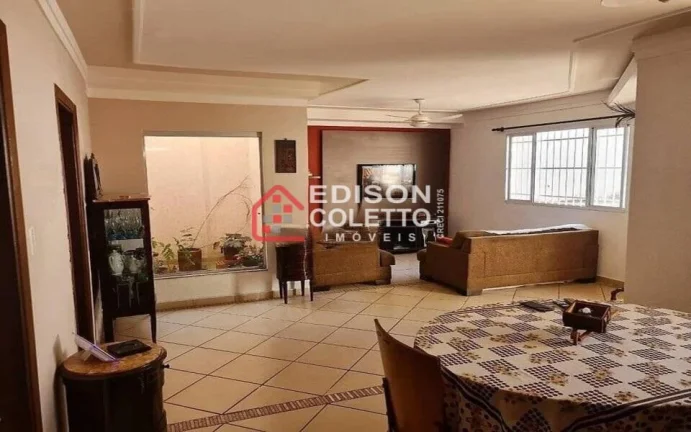 Imagem Pronto para Morar - Casa a venda com Espaço Gourmet e Piscina no Glebas Califórnia!