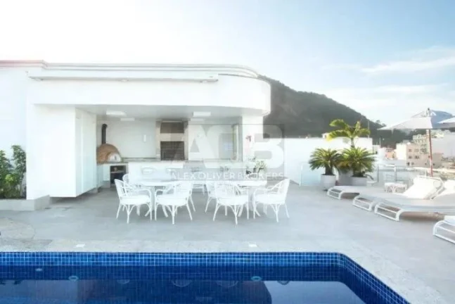 Imagem Cobertura à venda na Atlântica, 1.032m2, 5quartos, 3vgas, Frontal Mar.