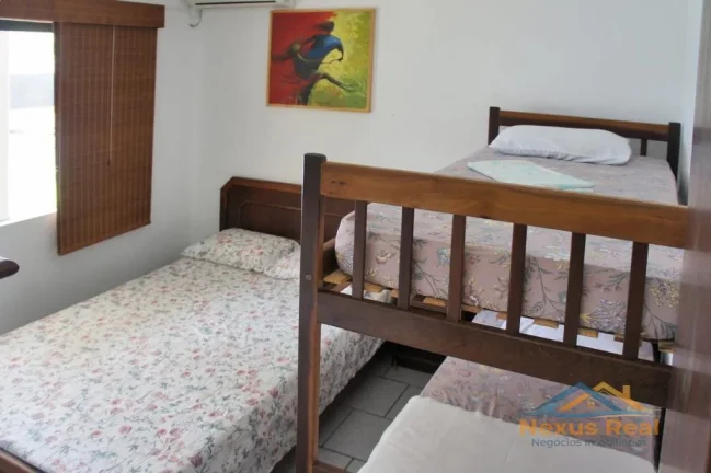Imagem Casa com Piscina e 3 quartos
