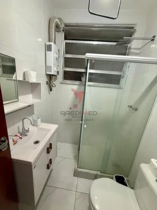 Imagem Aluga-se, Studio mobiliado em Copacabana Quadra da praia