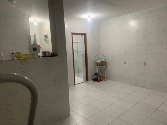 Imagem Casa à venda no Bairro Ponto Novo - Espaçosa 4/4 com suíte e 250 vagas de garagem!