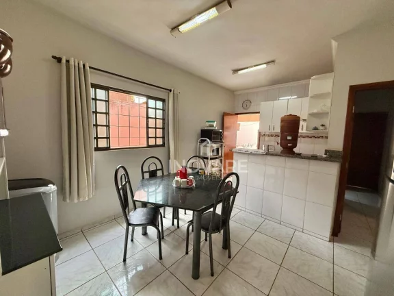 Imagem Casa com 3 dormitórios à venda, 103 m² por R$ 320.000,00 - Jardim Leonora - Itumbiara/GO