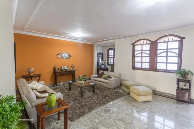 Imagem Casa ampla em lote de 360m², localizada no bairro Santa Inês, ideal para quem busca espaço, confo...