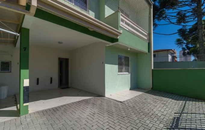 Imagem Sobrado de 3 quartos no bairro Campo Comprido