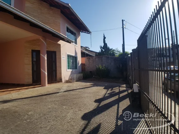 Imagem Casa no bairro Itaum, Joinville: 126m², 4 dormitórios, 1 suíte, 4 banheiros por R$ 840.000 - Venda.