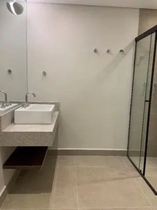 Imagem Casa de Condomínio com 5 Quartos e 6 banheiros, 405 m².