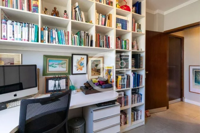 Imagem Jardins, rua fechada, com 3 dormitórios, 142 m²