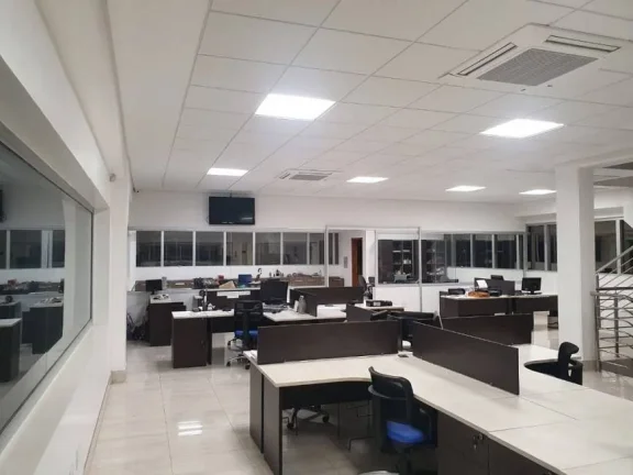 Imagem Galpão para Venda com 2489m², 2 salas e 5 vagas!!!