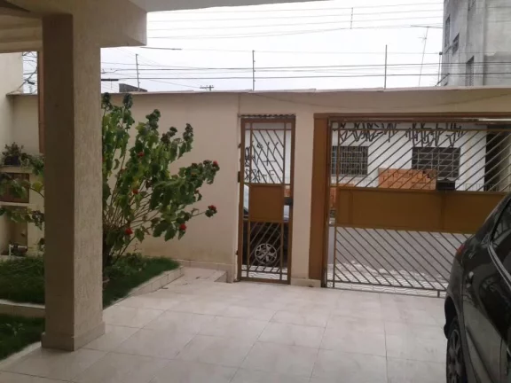 Imagem Sobrado com 2 dormitórios à venda, 320 m² por R$ 990.000,00 - Centro - Suzano/SP
