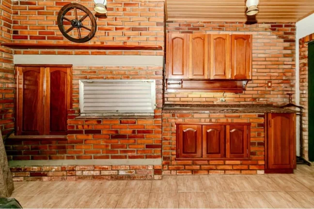 Imagem Casa à venda no bairro Passo da Areia - Porto Alegre/RS