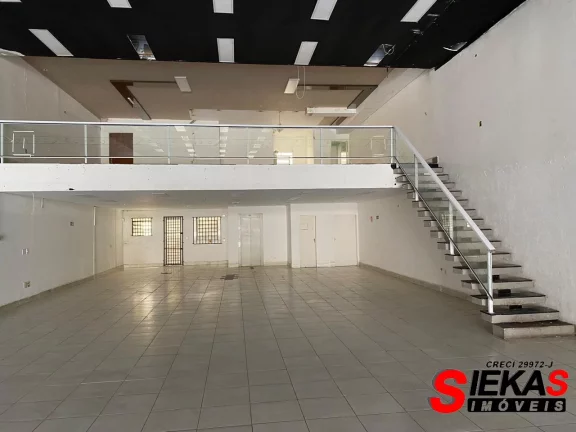 Imagem Galpão Comercial para Locação na Vila Santa Teresa - 6 Salas, 3 Banheiros, 2 Vagas de Garagem, 840 m² - São Paulo-SP