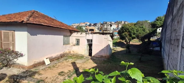 Imagem Terreno PLANO Fantástico 1549m², 22 metros de Frente, Perfeito para Sobrados, Construções diversas no Jardim Cruzeiro, Mauá-SP