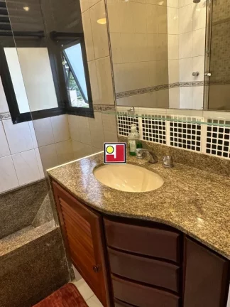Imagem Vendo 4Q na Praia da Barra, sol nascente, lavabo, 2 vg, mobiliado, ônibus, clube, futebol, piscina, sauna, churrasqueira, tenis, squash, skate,praia