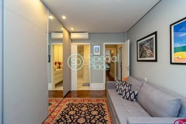 Imagem Apartamento com 154mÂ² no Jardim AmÃ©rica Reformado, modernizado e pronto para morar Living para trÃ...
