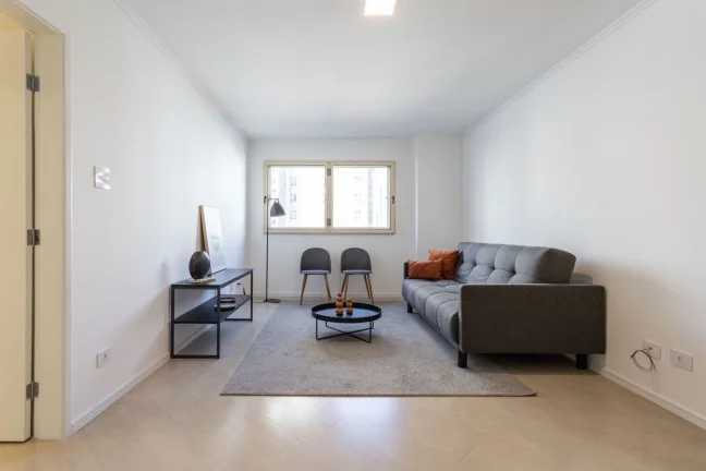 Imagem Apartamento 95M² Reformado, 3Q, 2 Banheiros, 1 Vaga.