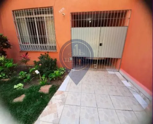 Imagem Imóvel de Luxo no Cambuci: Casa à Venda com 4 Quartos, 1 Suíte, 2 Salas, 4 Banheiros, 10 Vagas de Garagem e 292m² de Área.