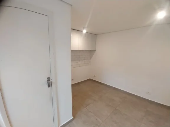 Imagem Casa Jardim Europa - 126M², 2 Dorms, 1 Vaga, Varanda, Armários.