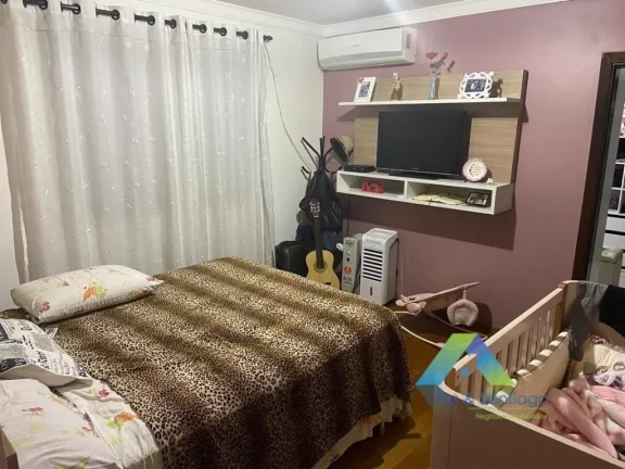 Imagem Sobrado com 3 Quartos e 4 banheiros à Venda, 136m²