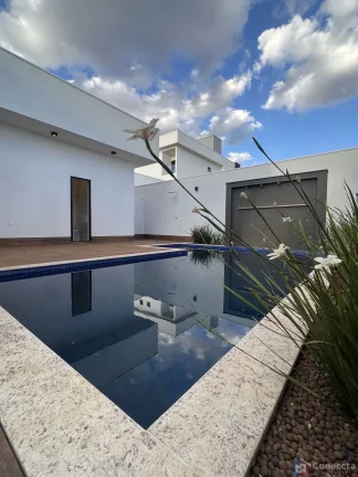 Imagem Casa de Alto Padrão à Venda no Condomínio Villágio – 3 Suítes e Área Gourmet