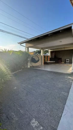 Imagem Geminado com 3 dormitórios e 4 vagas de garagem no bairro Parque Guarani em Joinville - SC