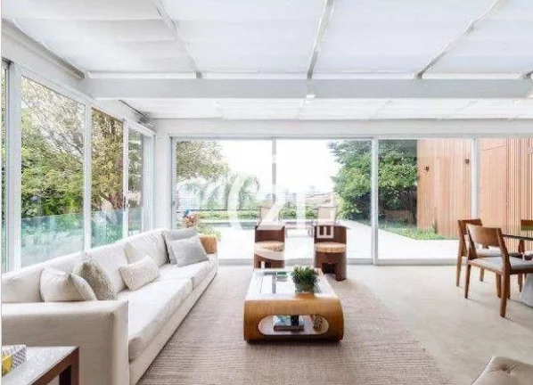Imagem Casa em rua fechada, 608m², 3 suítes, Jardim Guedala