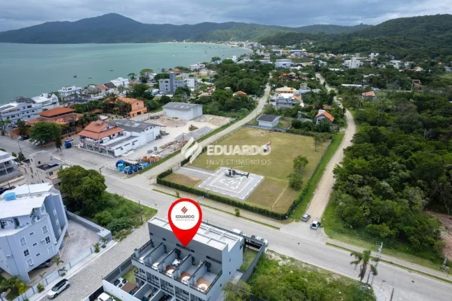 Imagem Sobrado Triplex com 3 Suítes à Venda em Canto Grande – Bombinhas/SC