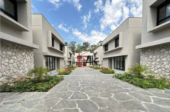 Imagem Casa em condomínio fechado com 828m² - Venda