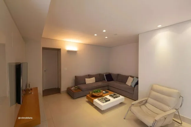Imagem Localizado na charmosa Vila da Serra, em Nova Lima, este apartamento mobiliado oferece 94m² de conf...