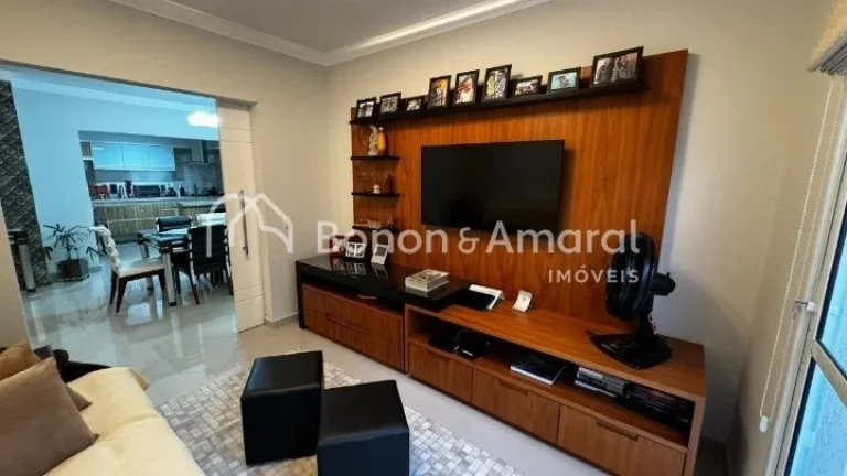 Imagem Casa térrea com 300 m² de construção e 600 m² de terreno.

Imóvel com estrutura sólida, ambie...