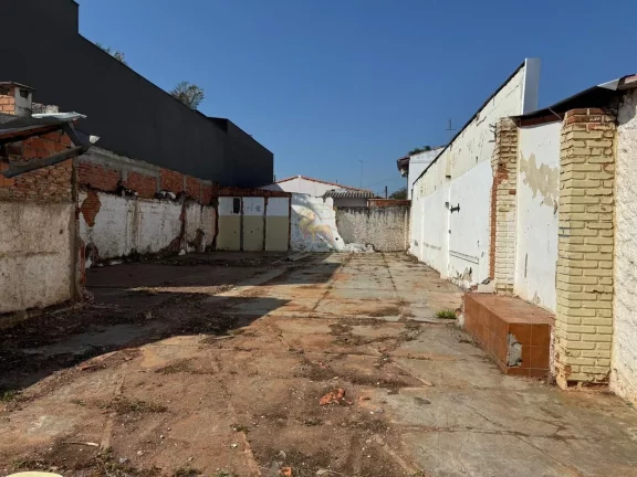 Imagem Invista no Centro de Itapetininga! Terreno Comercial 585 m² – Rua Quintino Bocaiuva