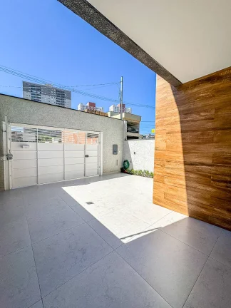 Imagem Sobrado Novo Automatizado - 138M², 3 Dorms, (1 Suíte C/ Varanda), 2 Vagas.
