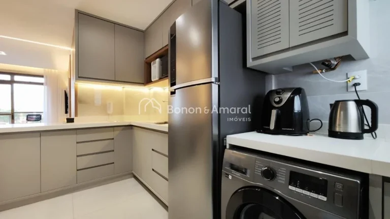 Imagem Este apartamento é simplesmente impecável. Totalmente reformado e mobiliado, foi projetado pela ar...
