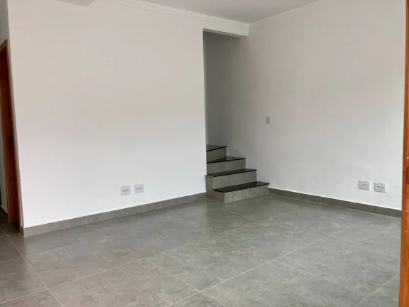 Imagem Sobrado com 3 Dormitórios Sendo 1 Suíte com 3 Dormitórios e 2 Vagas