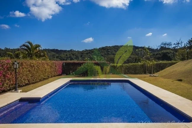 Imagem Chácara Exclusiva em Condomínio à Venda em Atibaia: Conforto e Elegância