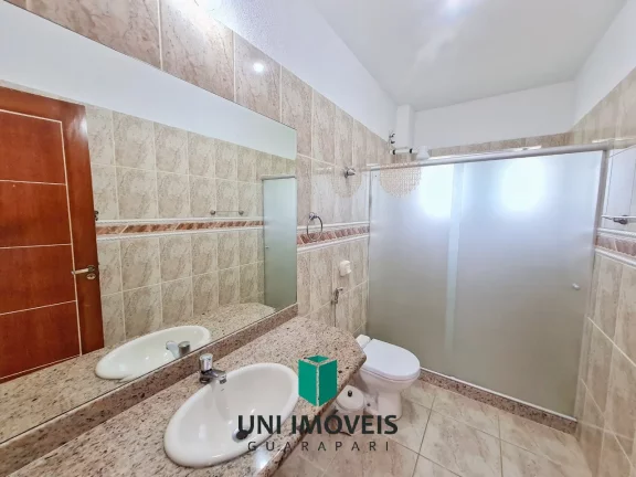 Imagem Casa com excelente terreno em condomínio fechado a venda em Guarapari - Lagoa da Praia
