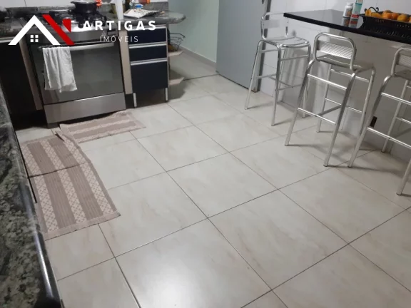 Imagem Sobrado á venda na Mooca Rua Visconde de Inhomerim 300 m² 3 dormitórios 1 suíte 4 vagas