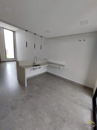 Imagem Casa a venda com 3 quartos de 190m2 no condomínio Reserva Ermida