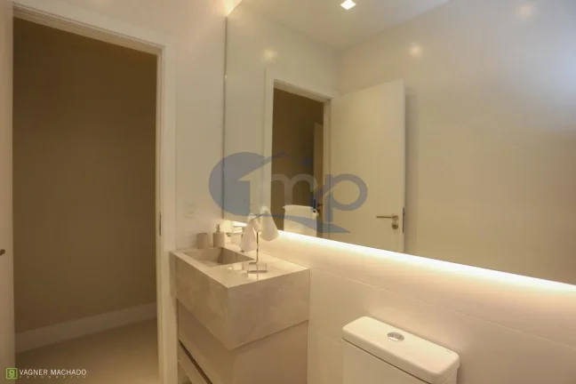Imagem Apartamento á venda com 2 suítes no Centro de Torres/RS