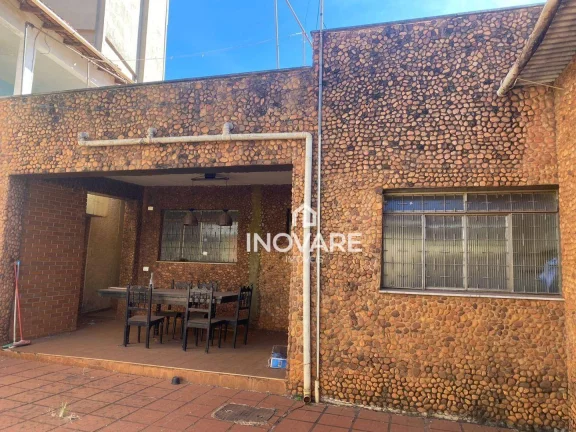 Imagem Casa com 8 dormitórios à venda, 280 m² por R$ 1.500.000,00 - Setor Central - Itumbiara/GO