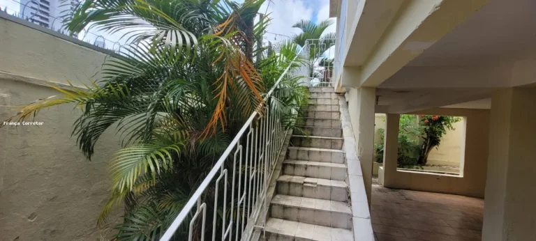 Imagem Casa para Venda em Natal, Barro Vermelho, 6 dormitórios, 1 suíte, 2 banheiros, 6 vagas