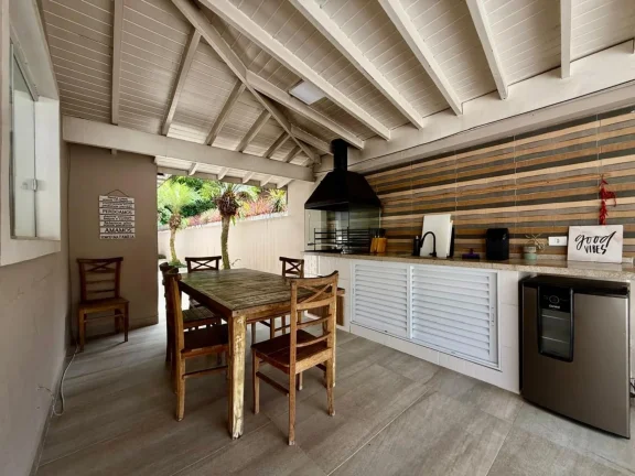 Imagem Imperdível Casa à Venda em Riviera de São Lourenço: 4 Quartos, 2 Suítes, 2 Salas, 3 Vagas de Garagem, 240m² - Riviera Módulo 22!