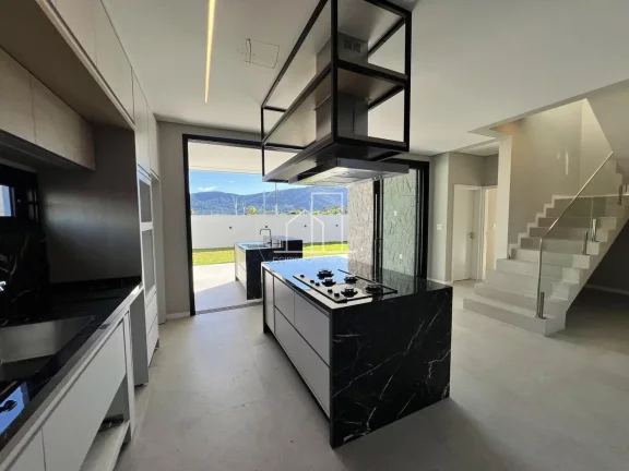 Imagem Casa Alto Padrão para Venda em Florianópolis / SC no bairro São João do Rio Vermelho