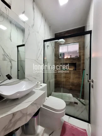 Imagem Casa no Jardim São Vicente Palotti com 3 dormitórios (1 suíte), sala ampla, cozinha, 2 banheiros, 3 vagas de garagem e 165m² construídos em terreno de 250m²