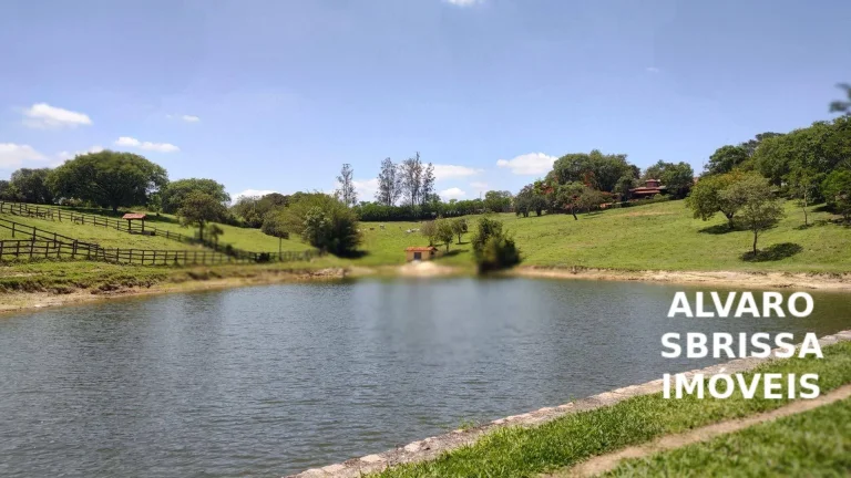 Imagem Sitio a venda em Itu SP com 4,7 alqueires ou 113.740 m², casa sede com 6 suítes, piscina e dois lagos maravilhosos, venha conhecer pessoalmente.