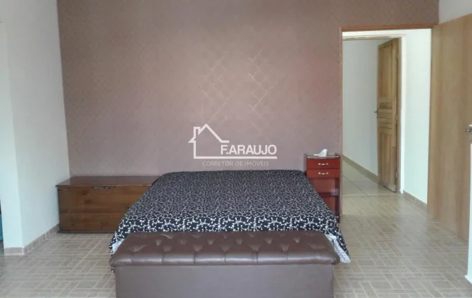Imagem Casa à venda em Jardim Ana Maria com 234m² 3 quartos, 2 vagas
