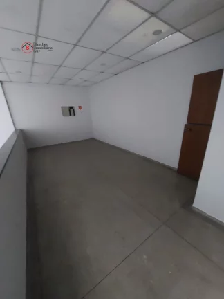 Imagem Salão comercial para alugar. Construido para ser uma igreja, com pulpito e amplo espaço para culto. Possui banheiros, copa, cozinha e escritórios.