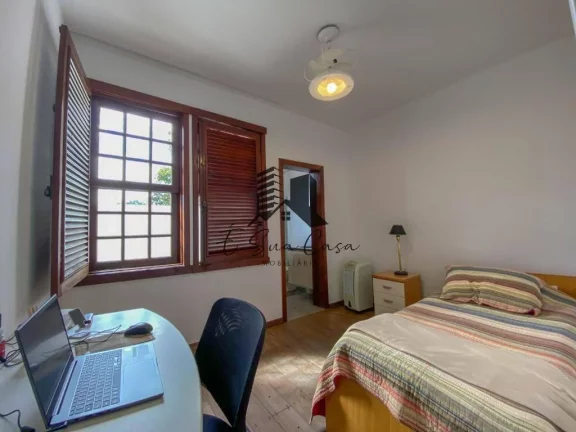 Imagem Casa de 5 Quartos no Bairro Bandeirantes